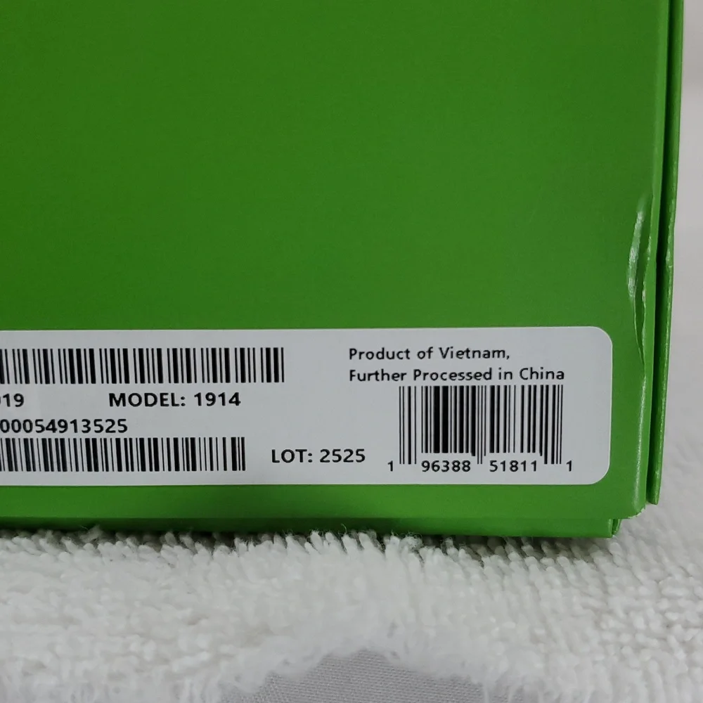 Microsoft Xbox Series S or X Wireless Controller Robot White plus VGSION battery